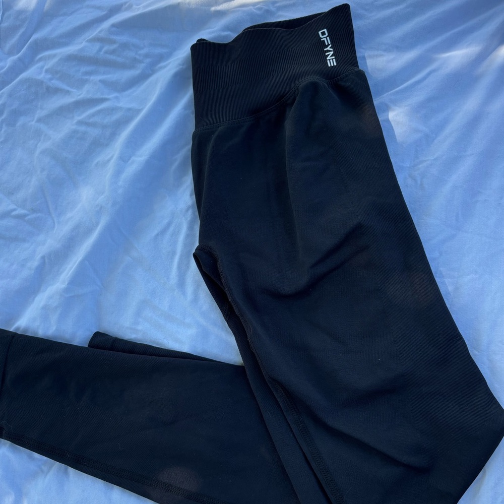 D-FINE Women's Black Leggings